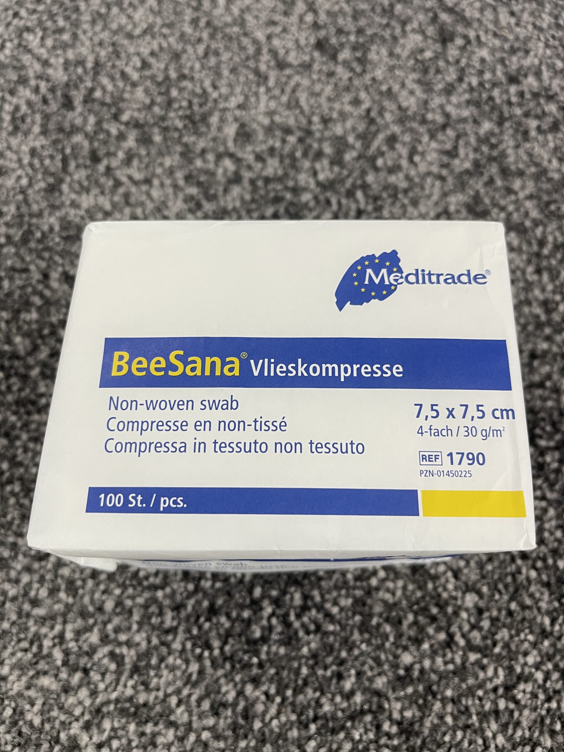 Non Woven Swabs 7.5cm x 7.5cm x100